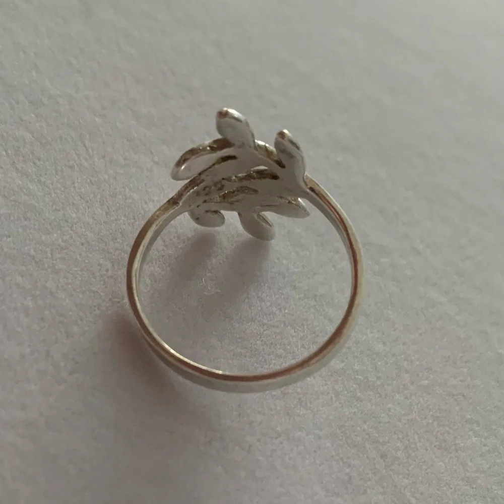 Vintage 925 Sterling Silver Dainty Leaf Wrap Ring Size 6.5 - Picture 5 of 8